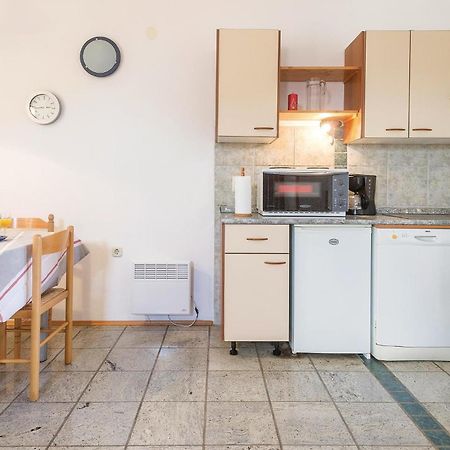 Lovely Apartment In Fazana With House Sea View Exterior photo